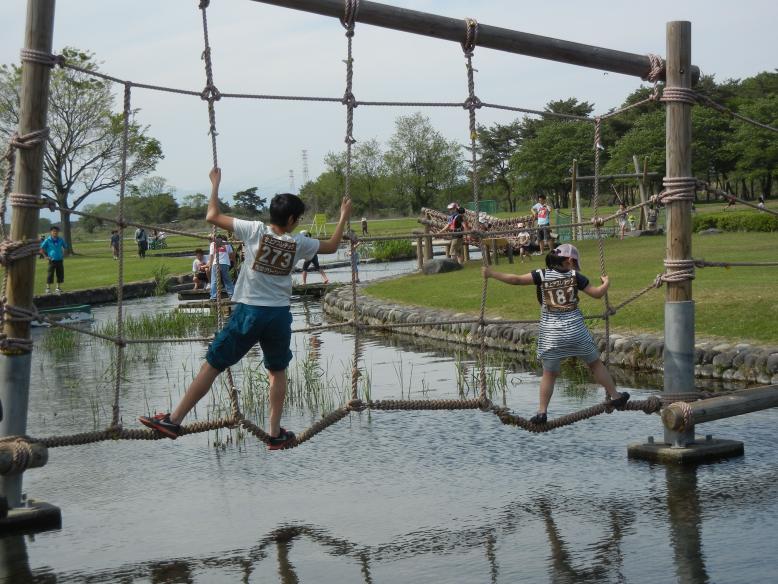 水上アスレチック