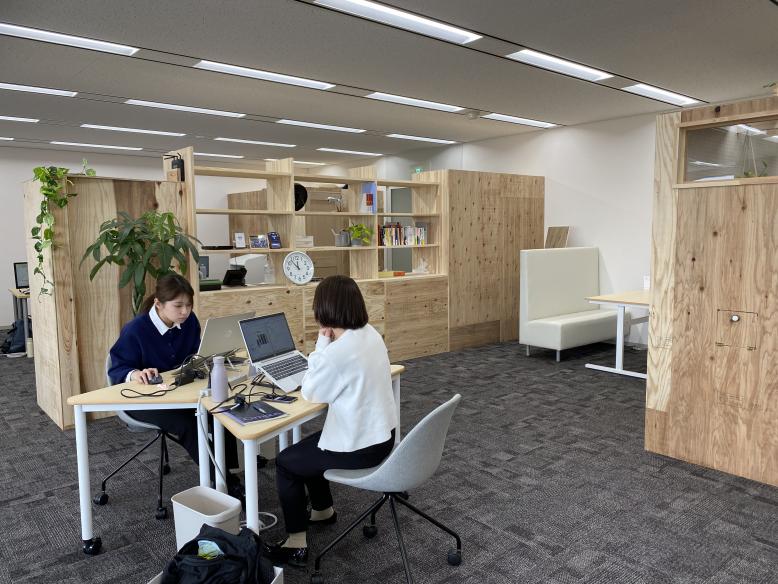 アップデート株式会社の内観