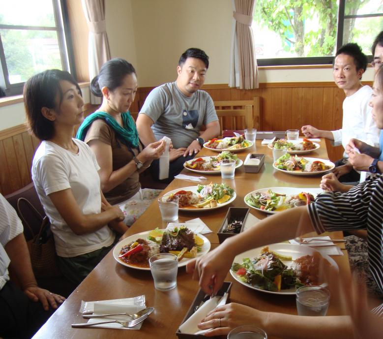 昼食交流会の写真