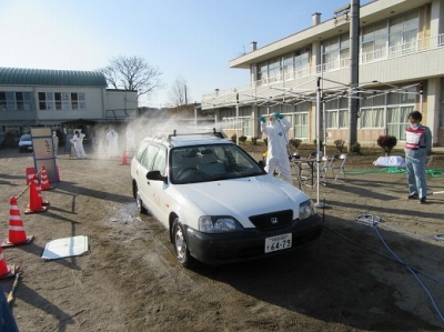 消毒ポイントでの車両消毒