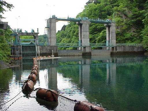 板室ダム全景写真